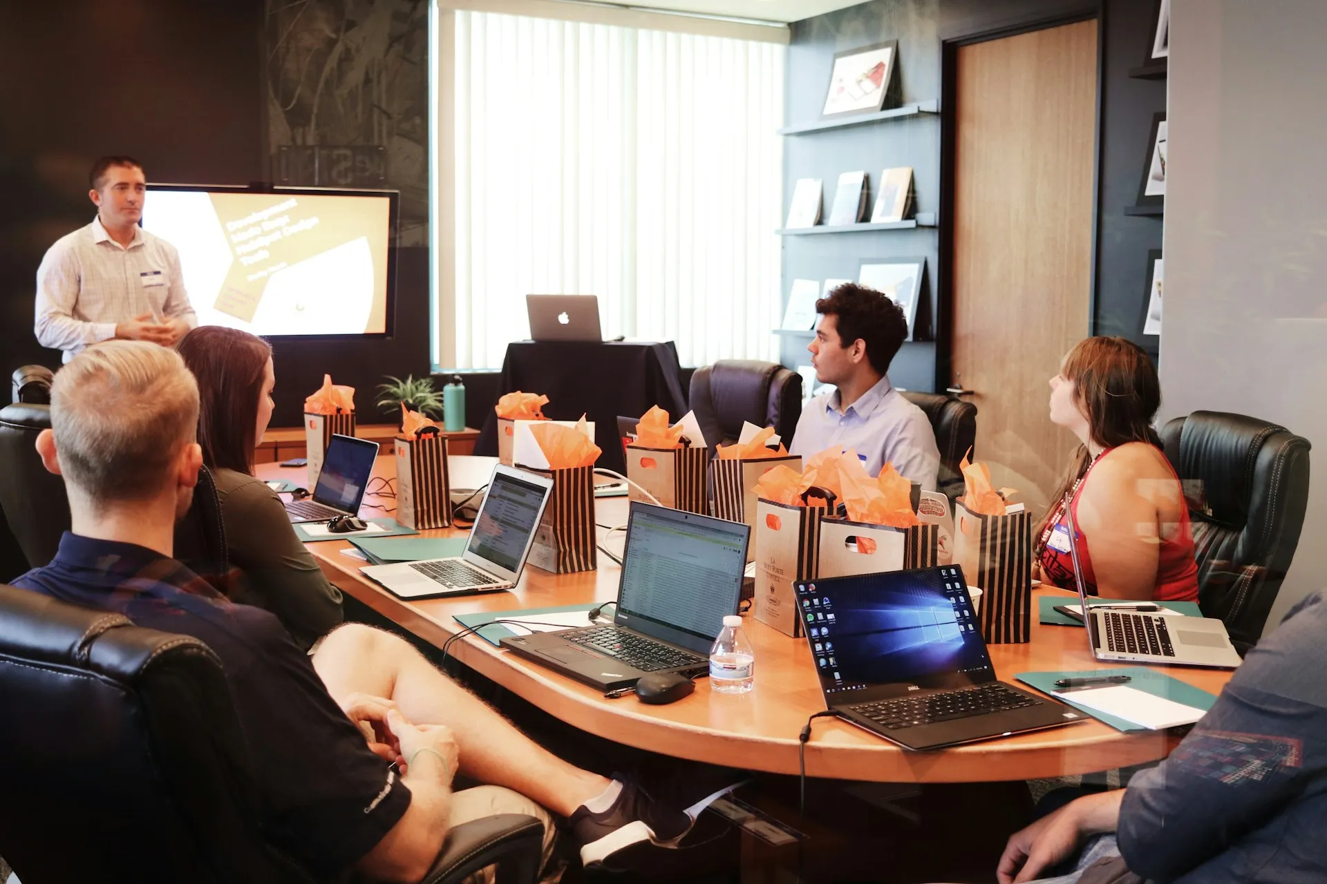 Professional planning meeting around shared technology